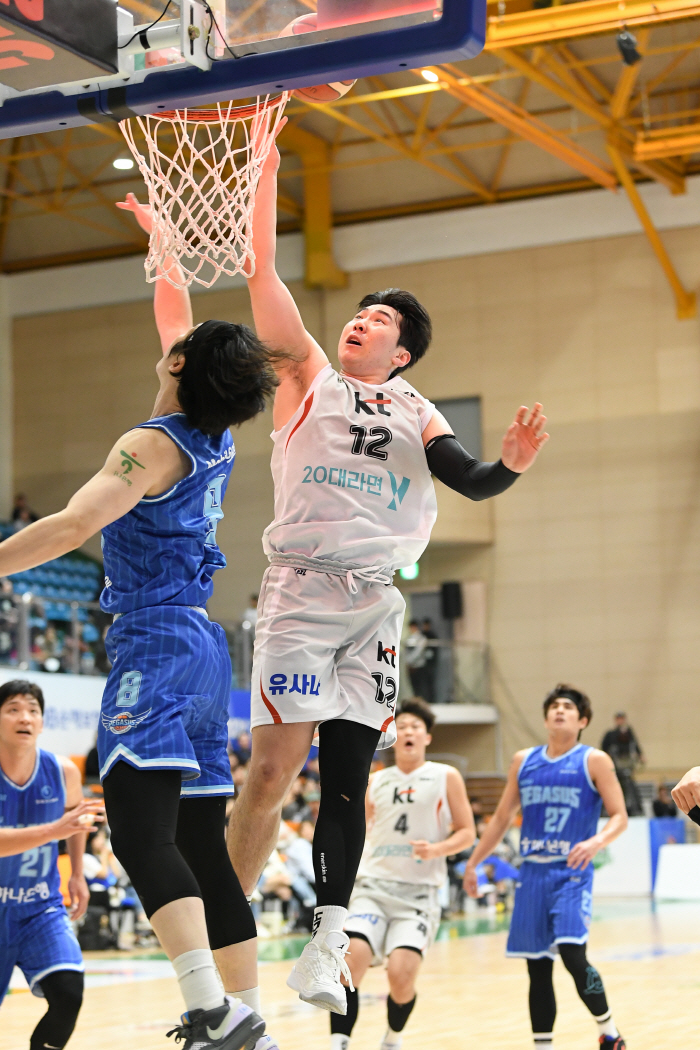  Kim Jong-kyu 16 points DB, beat Hyundai Mobis to the final. Suwon KT to win the championship