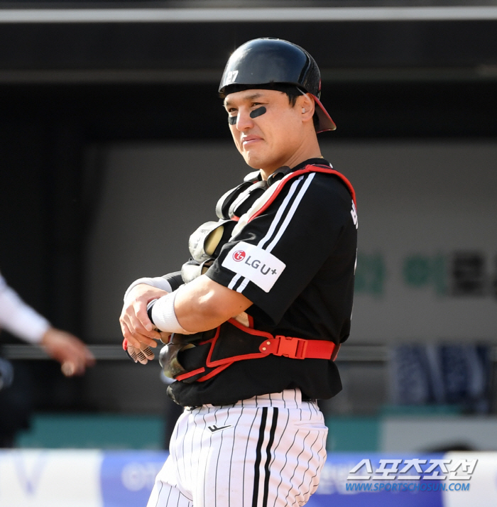 Why a mid-30s catcher that wasn't even in the reserve entry? the national team's concerns with a reason