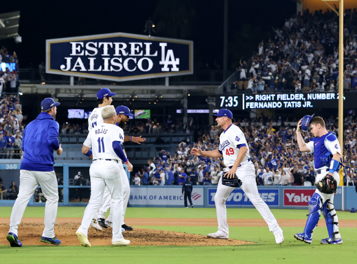 ''You can win two games in a row' already as the bench leader? Following the WBC, LAD also made a miracle with Ohtani 'Speech Time'