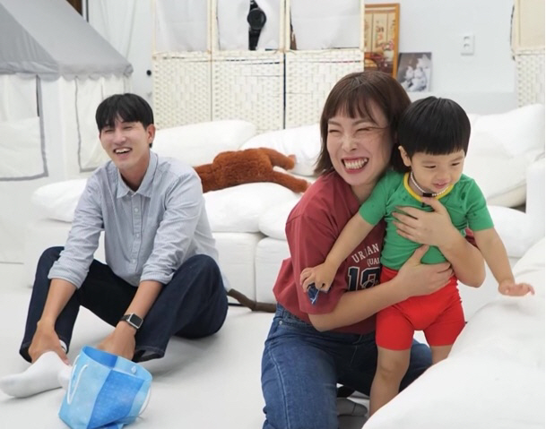 'Han River View Penthouse Living' Onami, ♥ Park Min and other people's children also rolled in the living room ('Shudol')