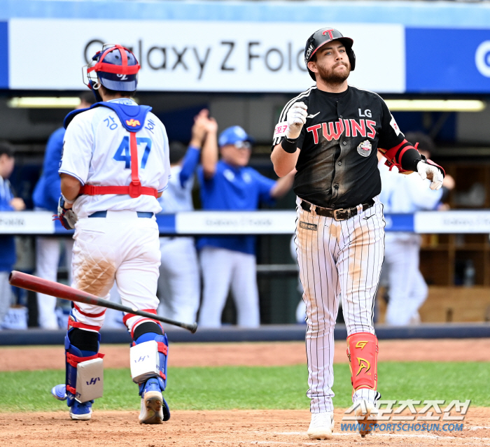 'Is it true that he scored three home runs, 14 hits, and 10 points on the first day after taking a two-week break.' Let's go to KS even if it's Eldorado.'  Samsung and LG won 10-4 with nine pitchers devastated. KS odds 75.8% 