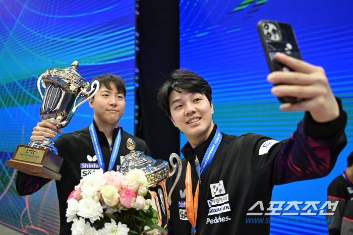 'Walkle Duo'Im Jong-hoon X Ahn Jae-hyun won the men's doubles at the 亞 Championship in 32 years!