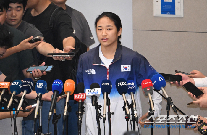 Ahn Se-young's shoe regulations have been lifted...Association-Yonex, from the Danish Open 'Allow the sneakers you want'