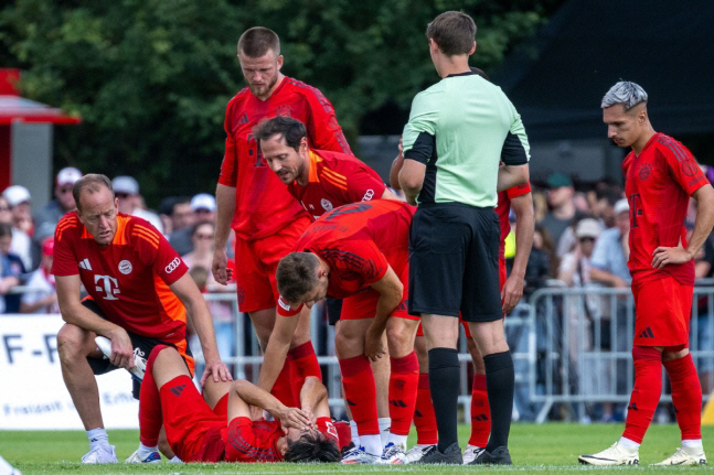  'Kim Min-jae, Munich colleague' Japanese national university left with additional injury just before debut match'Train ended with thigh injury'