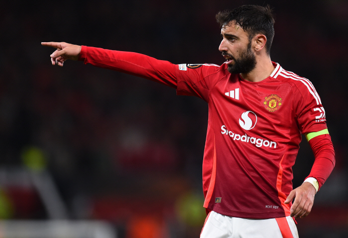 'Captain' Bruno Fernandes confesses angrily that he could have left Manchester United'