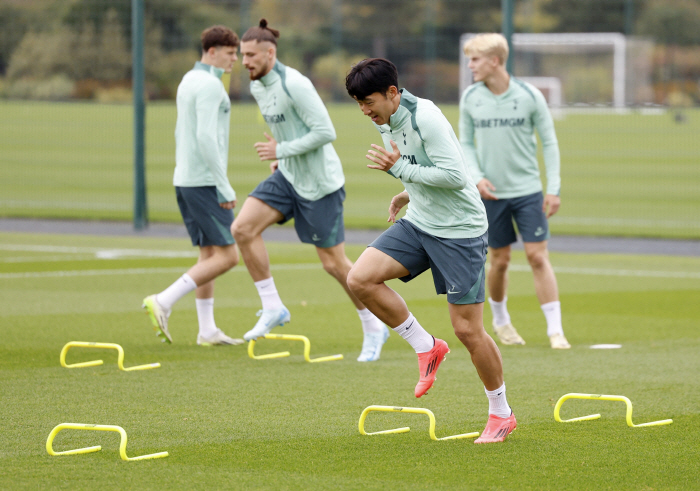 'Concentrate recovery instead of the national team'→'Back soon'...Son Heung-min, will he return after four games? Direct Injury Return Implication 'Hopeful Message Delivery'