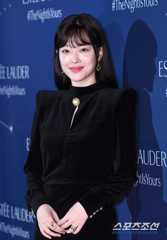 The late Sulli is still in the hearts of fans for the 5th anniversary of her death