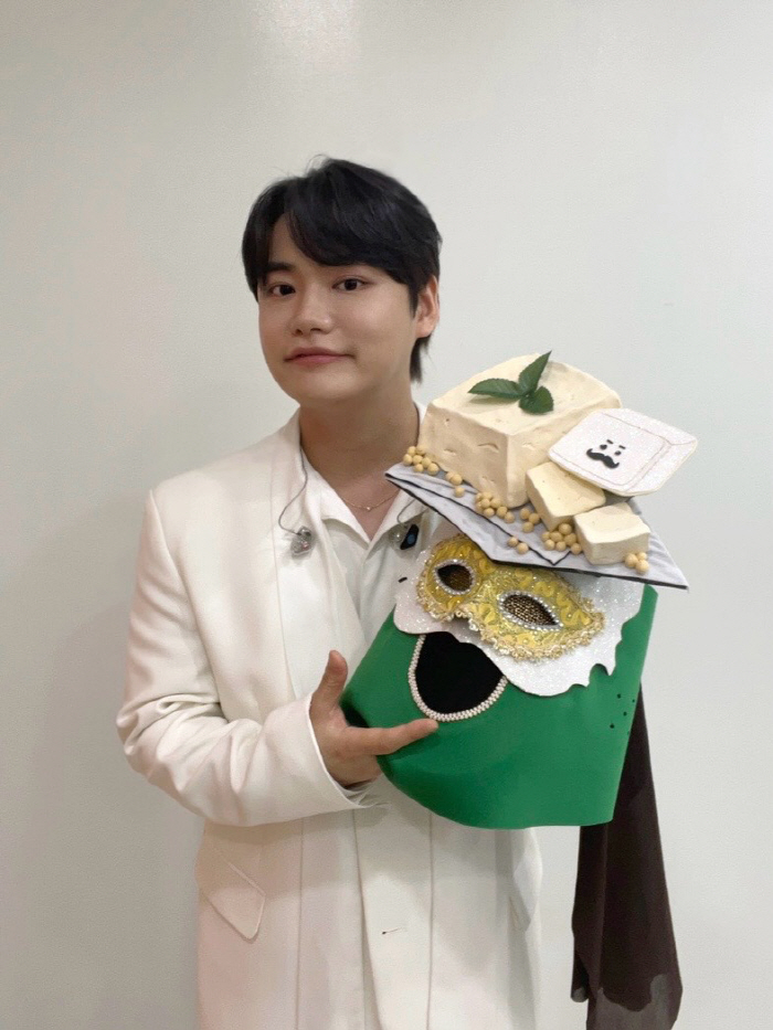 Park Hyun-kyu, who played the role of 'The Masked Singer' and 'Tofu' in the exclusive contract of Plan B Entertainment, Jamie and Butterfly