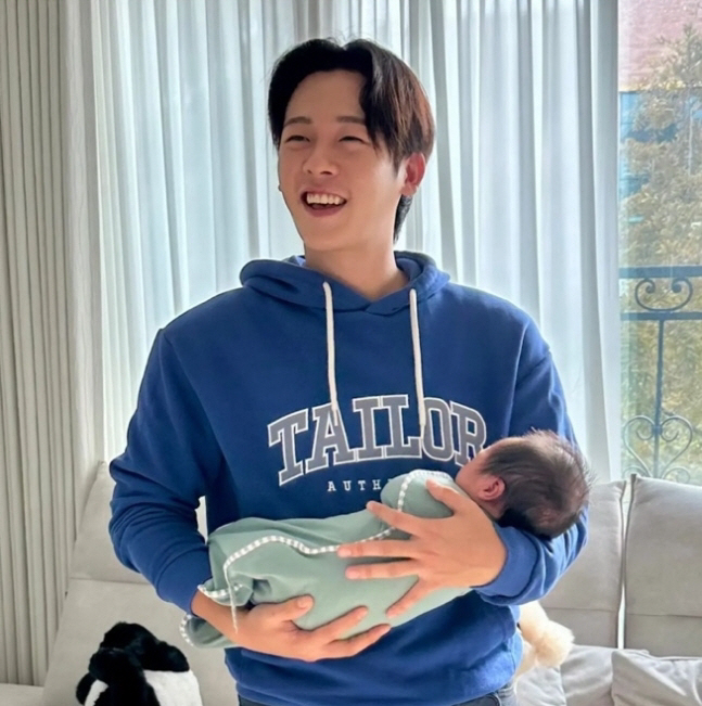  Actor Lee Jung-ha reveals his recent situation of parenting'I love you, Uncle Sa-rang'