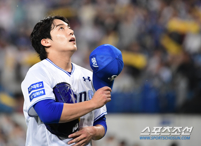 'Courtesy of the head coach to Ace'Won Tae-in, who erased the rain acting variable, allowed one run in 6.2 innings, let's go to KS...The first win of fall baseball is just around the corner 