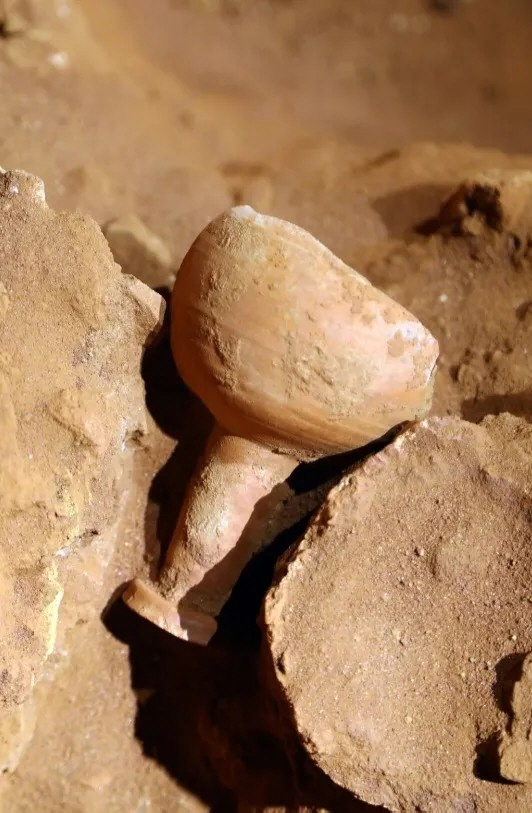 Discovering a 2,000-year-old tomb in the background of the movie 'Indiana Jones' also discovered 'The Holy Grail'