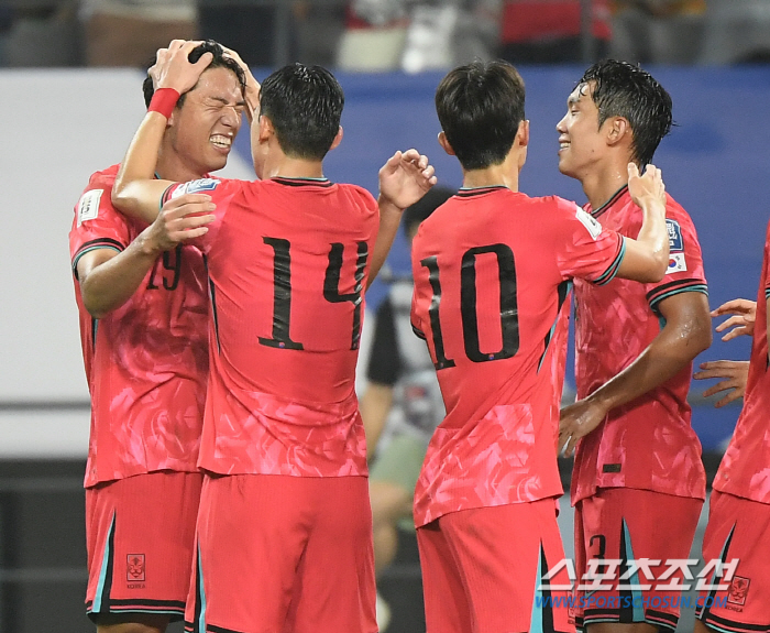 'Yongbyeongsul is crazy' Oh Se-hoon's A-match debut goal, Bae Jun-ho's 2G consecutive AS Korea lead 1-0 in the first half