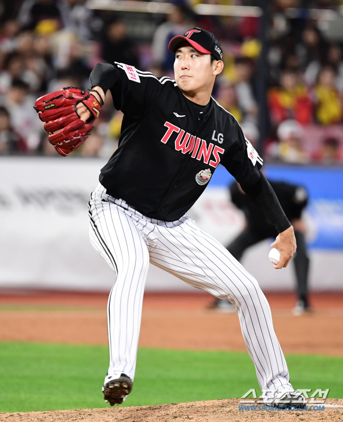 The national team's ace left and right, made by rain cancellation, matchup of fate...Samsung's Ando, LG's Big Smile, and Manager Ryu Joong-il are also paying attention