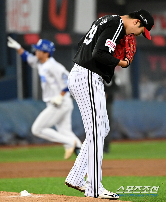 'Failure of the must-win card chosen by Yum Liang → the end of the cliff' The changed starter lost in a row of bad luck. Semi-PO eliminated 'Pronoun' Strikeout with a swing and miss due to chances on the second and third bases 