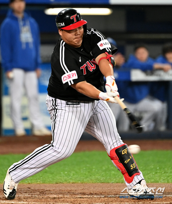 'Failure of the must-win card chosen by Yum Liang → the end of the cliff' The changed starter lost in a row of bad luck. Semi-PO eliminated 'Pronoun' Strikeout with a swing and miss due to chances on the second and third bases 