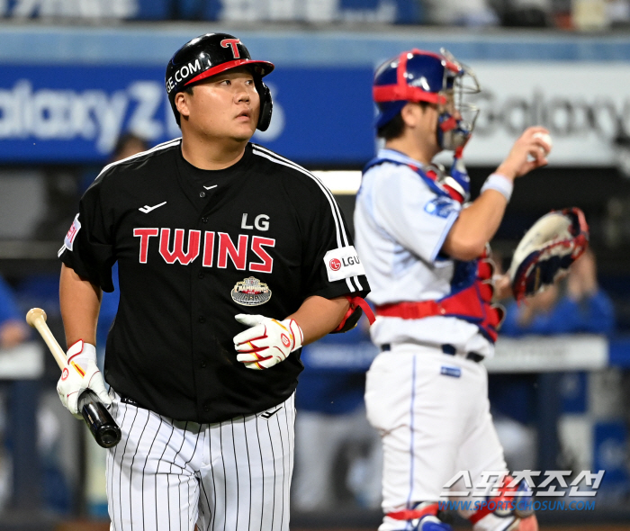 'Failure of the must-win card chosen by Yum Liang → the end of the cliff' The changed starter lost in a row of bad luck. Semi-PO eliminated 'Pronoun' Strikeout with a swing and miss due to chances on the second and third bases 