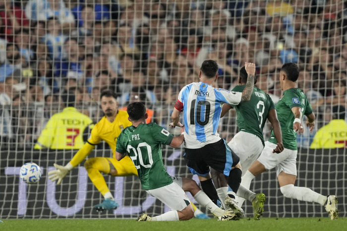 Messi returns to the national team for the first time in three months '3 goals -2 assists'...Argentina beat Bolivia 6-0 in 'Stretch to North Korea, China and the U.S.'