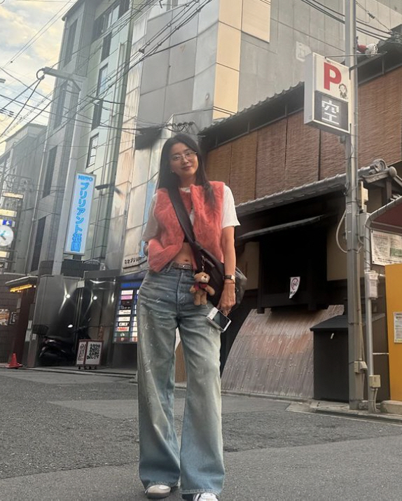 Oh Yoon-ah, the beauty of a Korean actress in the streets of Japan...'Happy time'