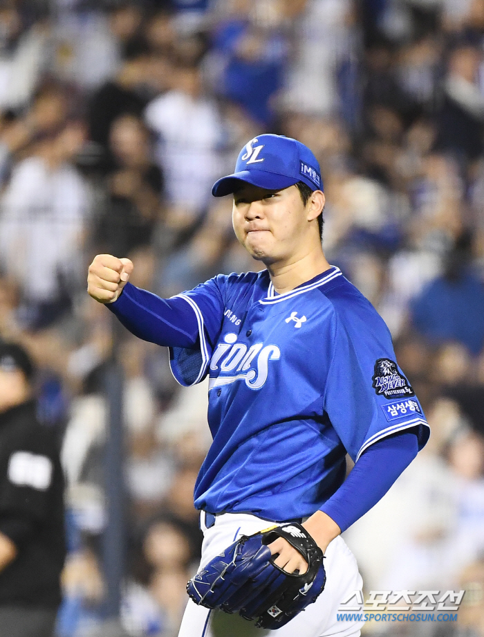 'Although he failed to fill the fourth inning' Hwang Dong-jae took the mound for the first time in fall baseball, 3 scoreless innings amid his surprise crisis management ability