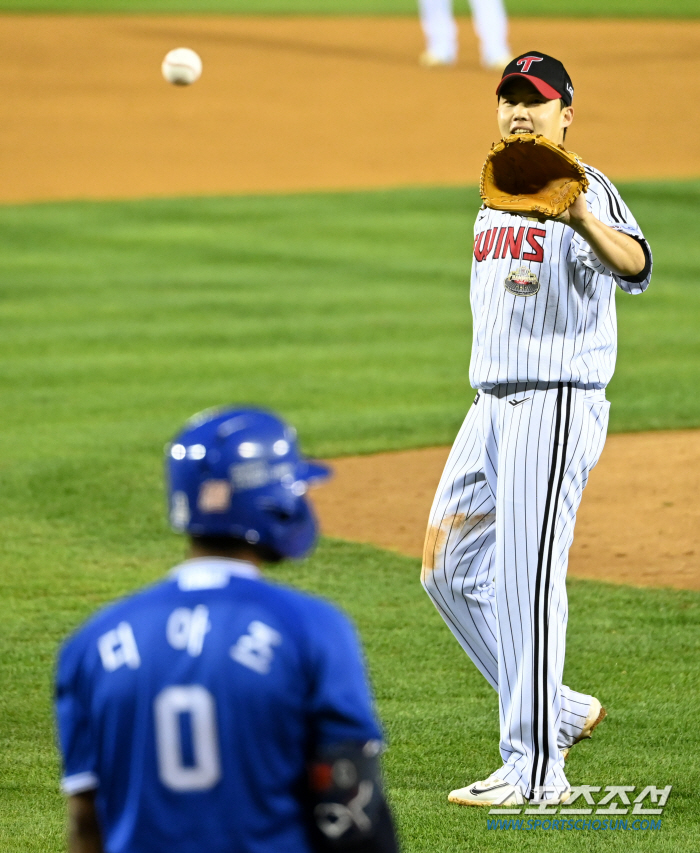 Diaz's strength, which seemed to fly out of the earth, is useless outside the pole in baseball 