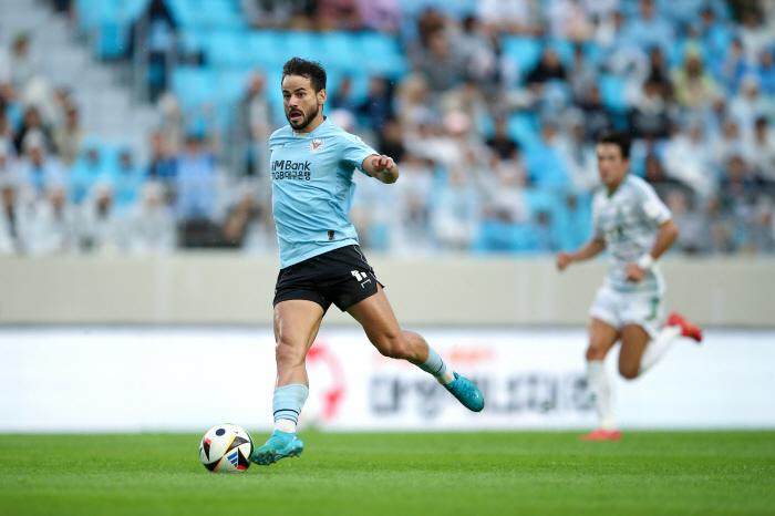 'God of Daepak'Singya wins K-League September 'Player of the Month'...the 6th of his career 'Most Awarded in All Time'