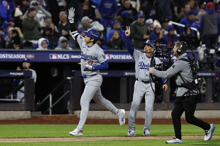 Ohtani's three-run home run, which he broke for the first time in 62 years, also came out at this time...Is the RISP 0.850 person batting average