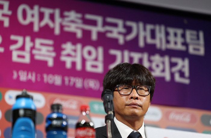  Shin Sang-woo, the new women's national team coach, will do his best to develop the Korean national team'