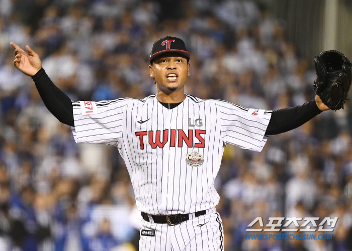 'It's up to the sky' Whether L Dongwon will take the mound in the fourth round of PO...A ground with thick rain