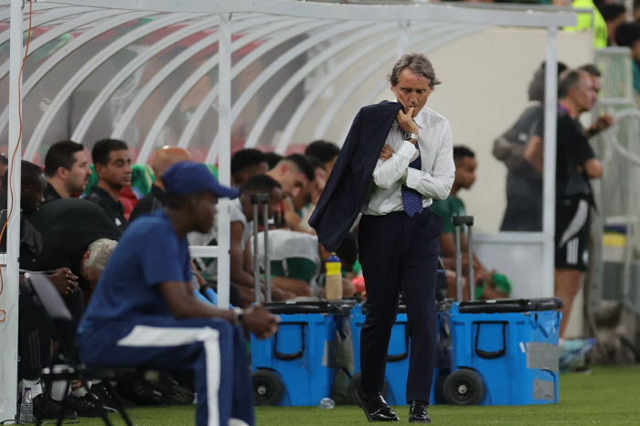 Saudi Arabia's head coach will be fired if he 'cutted again'Local media 'Due to poor performance  internal and external conflicts'