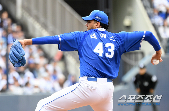 'Koo Ja-wook cried at Kang Minho's home run' The lion and tiger have a KS summit match for the first time in 31 years. Samsung won 3-1 with a 1-0 victory. KS Game 1 in Gwangju on the 21st 