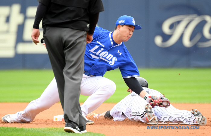 'Koo Ja-wook cried at Kang Minho's home run' The lion and tiger have a KS summit match for the first time in 31 years. Samsung won 3-1 with a 1-0 victory. KS Game 1 in Gwangju on the 21st 