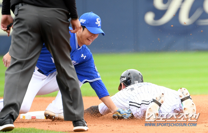 'Koo Ja-wook cried at Kang Minho's home run' The lion and tiger have a KS summit match for the first time in 31 years. Samsung won 3-1 with a 1-0 victory. KS Game 1 in Gwangju on the 21st 