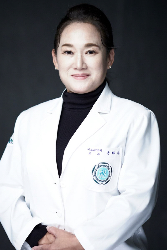 Professor Yoon Ha-na of Ewha Womans University Seoul Hospital 'Wheelchair Pilates Course'