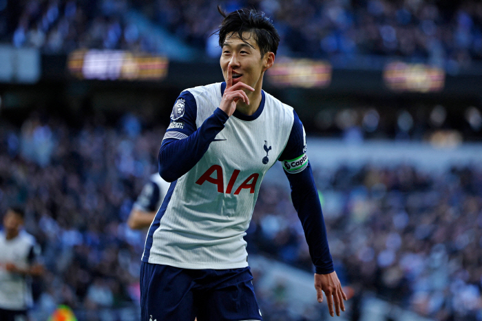 Son Heung-min's sad confession watching 'Retirement'...'Now 32 years old, he plays like the last in his career in every game'→'There's joy, but there's also a lot of pressure'