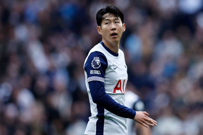 Son Heung-min's sad confession watching 'Retirement'...'Now 32 years old, he plays like the last in his career in every game'→'There's joy, but there's also a lot of pressure'