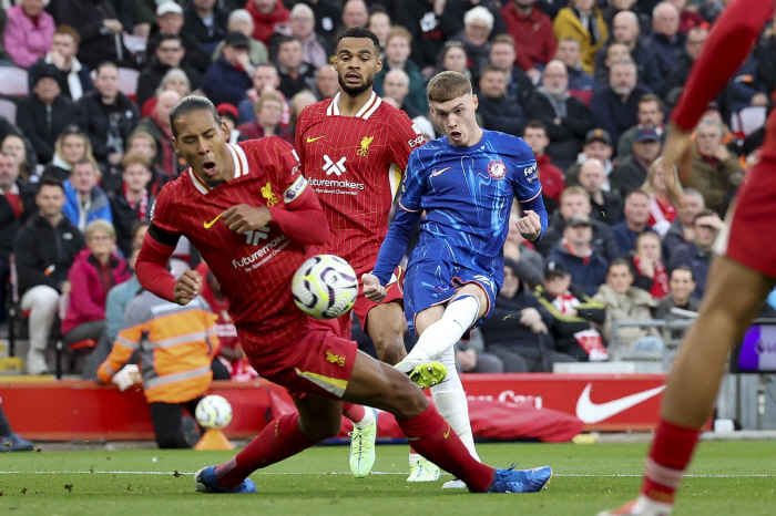 'MAN CITY, get out of the way now!' Invincible Liverpool 7 consecutive wins, no.1 EPL...Chelsea overpowered 2-1 'Sala, 1 goal, 1 assistance'