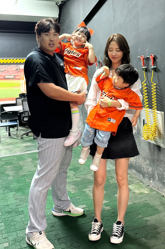  'Monster Pitcher' Ryu Hyun-jin joins Bae Ji-hyun to reveal his happy daily life'Salimnam'