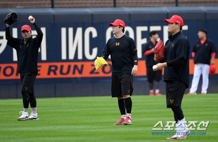 'Rain forecast pushed back after 8 p.m.'Chances are that the first game of the Korean Series will start normally ↑ 