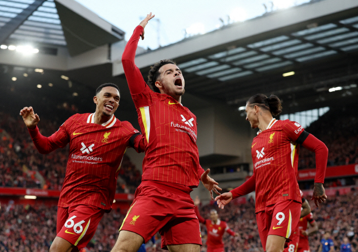 'Slots ball, no joke'''Sala 1 goal-1 help' Liverpool win 2-1 over Chelsea...Four wins in a row  the lead!