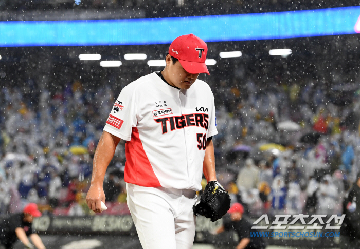 'What's wrong with the weather?' Samsung Kim Heon-gon's first shot → Chance for first and second base with no outs → Suspended rain at the top of the sixth inning 