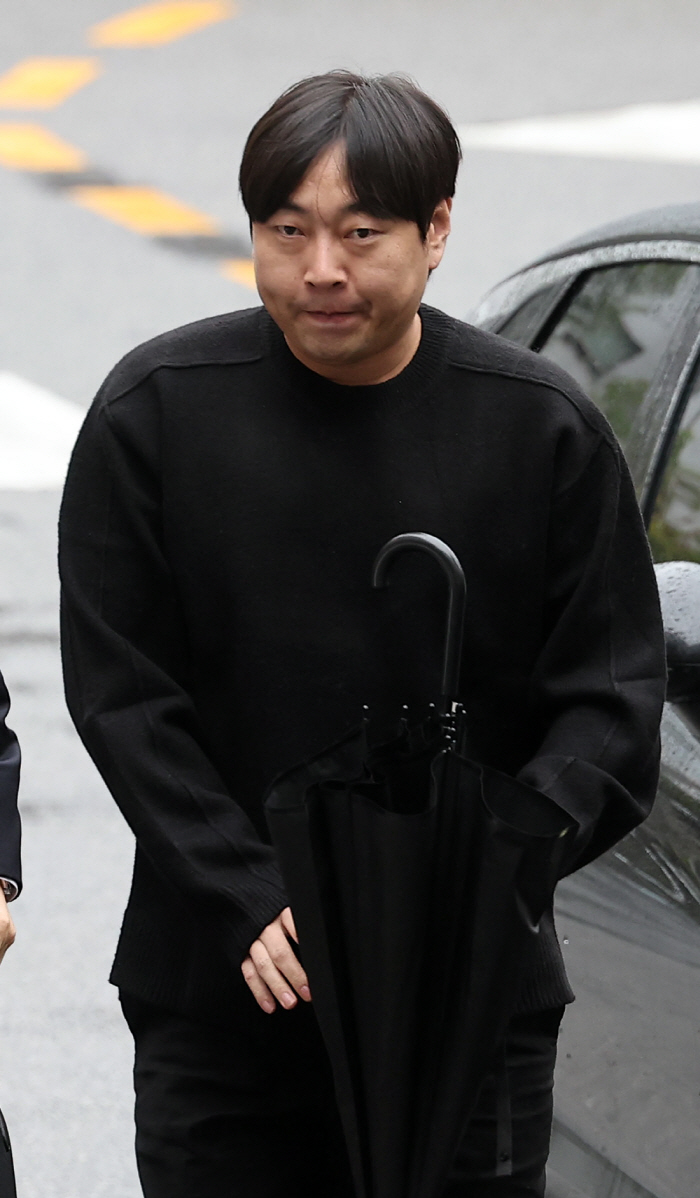  'Accused of 'conventional gambling and fraud charges' Lee Jin-ho, police appearance'We will faithfully receive the investigation.'  