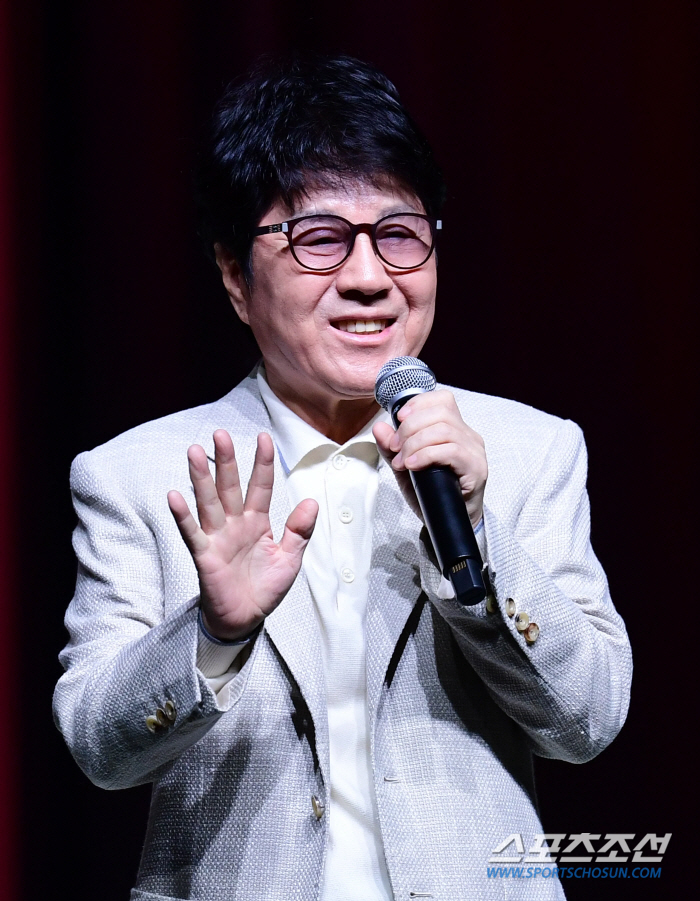 Cho Yong-pil 'I'm 70, it's hard to release a new song. The 20th album might be the last.'