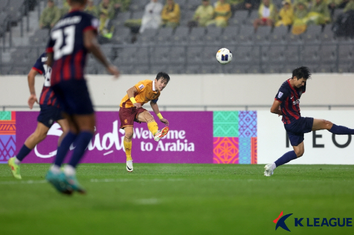 'Crazy left-footed Asani 2 goals and 1 assist one-man show' Gwangju beat Johor 3-1 in Yongin and recovered three consecutive wins 