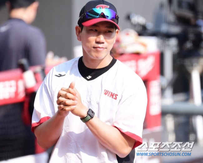 Director Lee Ho Jun's NC comeback... The hitting coach, Mo Chang-min, remains in LG. 'I was the only one who could not think.' 