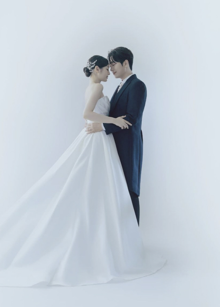 Kim Yu-na ♥ Ko Woo-rim, it's like a painting..Couples at the same time 'Second Tie' Self-Congratulations