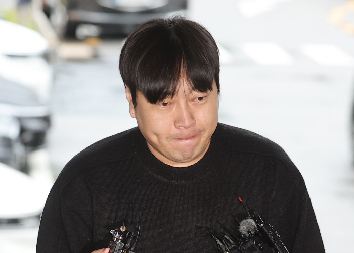 Lee Jin-ho appeared in the police investigation on suspicion of illegal gambling'