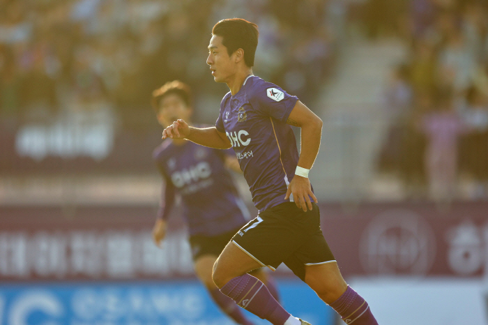 'Multi-goal' Kim Joon-beom, 34th round of K League 1'Best Star'...The 35th round MVP of K League 2 is Anyang Yoo Jeong-wan