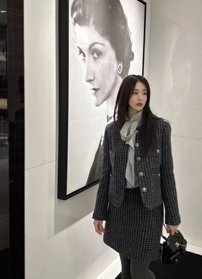 Park Ha-sun holds a 9 million won bag on her birthday and shops for luxury goods 'Coco I missed you '