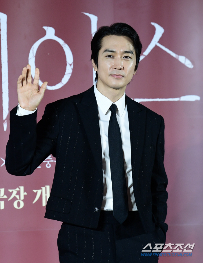  Song Seungheon 'Still handsome face'