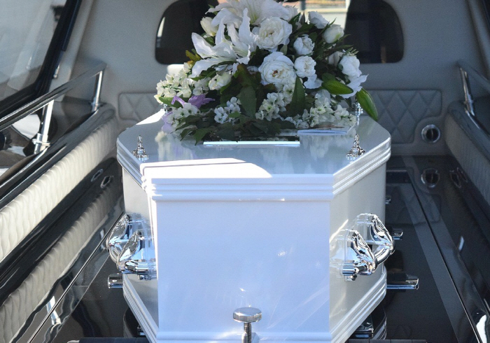 Sixteen hours after his death, he survived an eight-month-old baby funeral